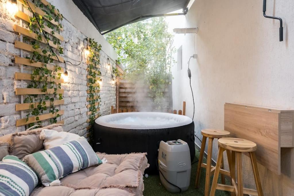 Apartment Downtown Urban Spot Jacuzzi&cinema Universitate