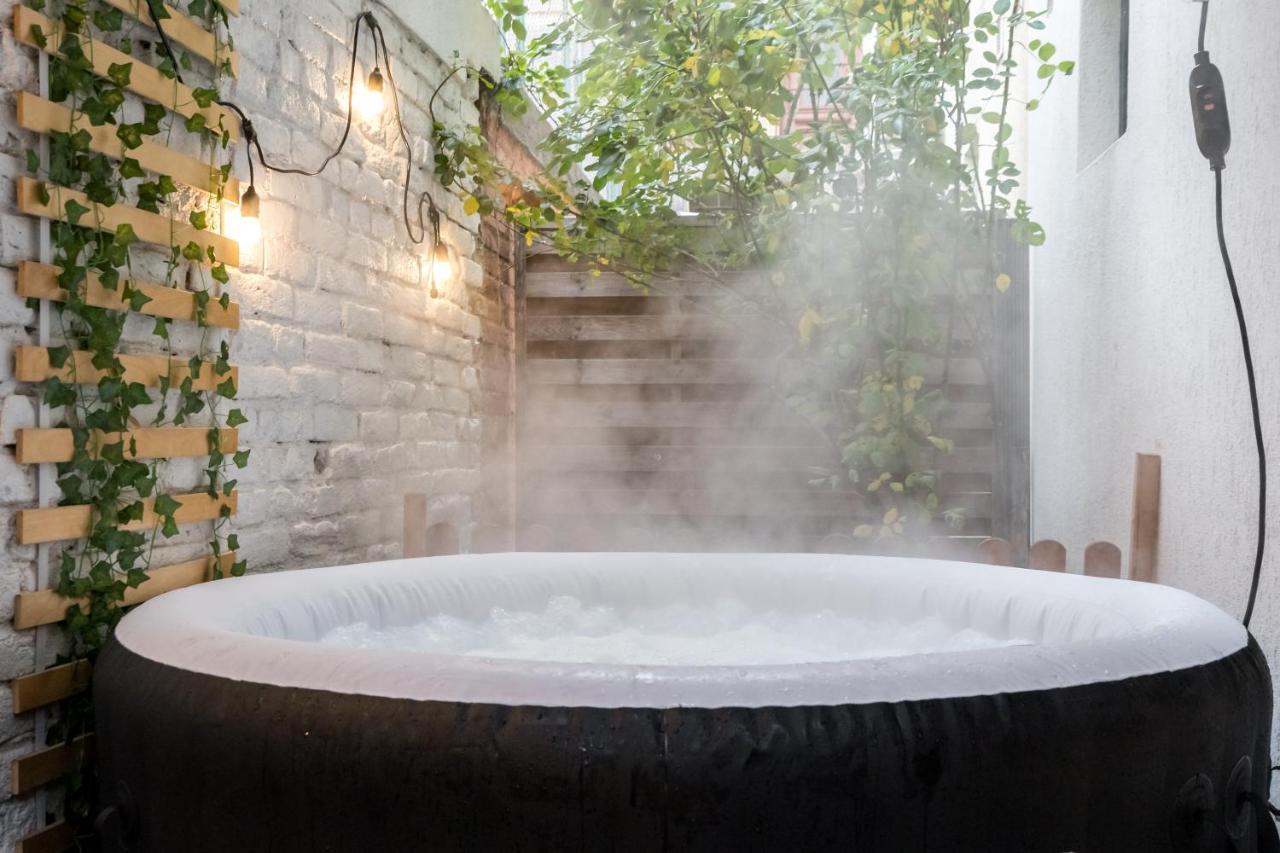Apartment Downtown Urban Spot Jacuzzi&cinema Universitate Bucharest