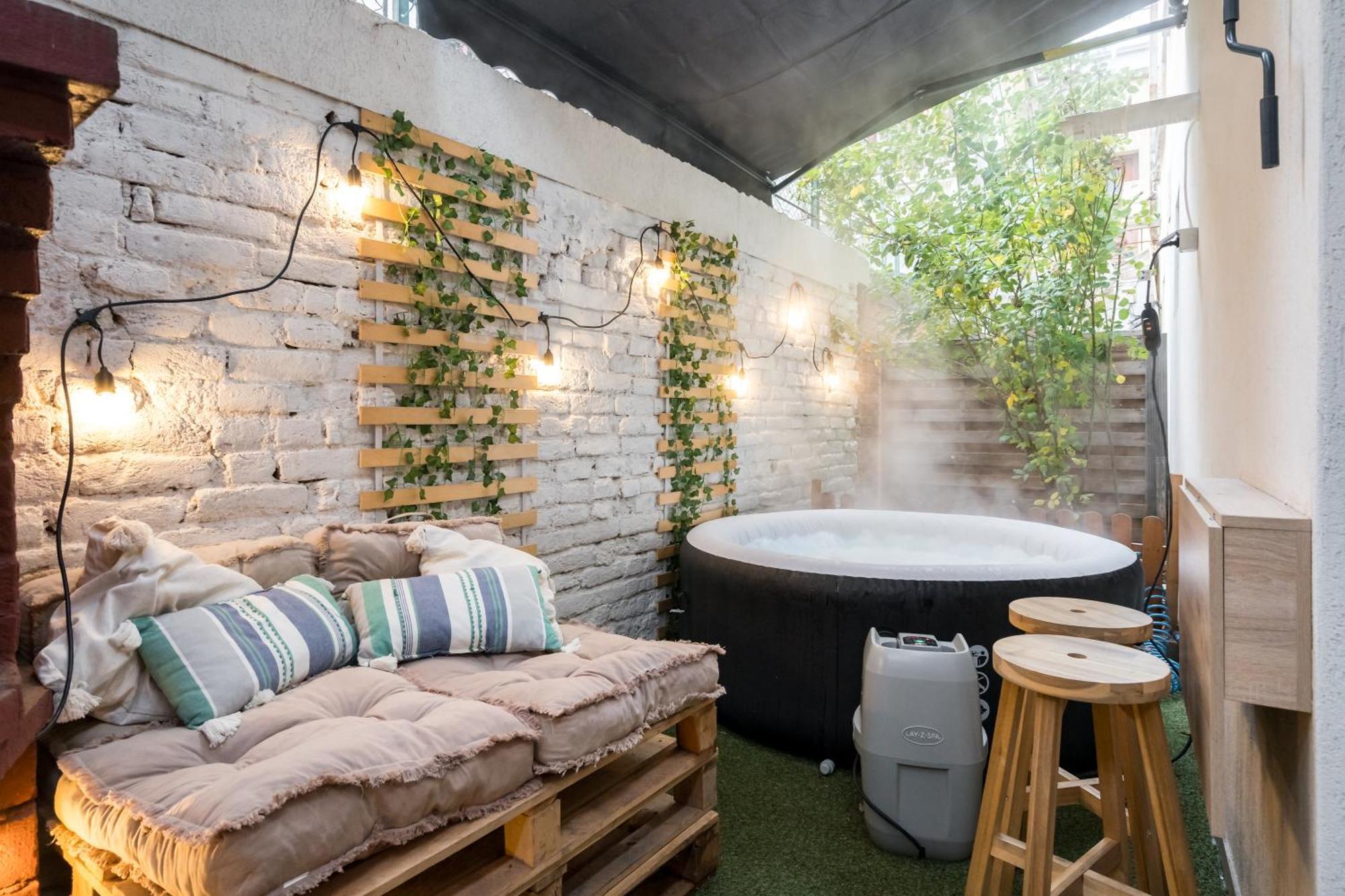 Downtown Urban Spot Jacuzzi&cinema Universitate Apartment *